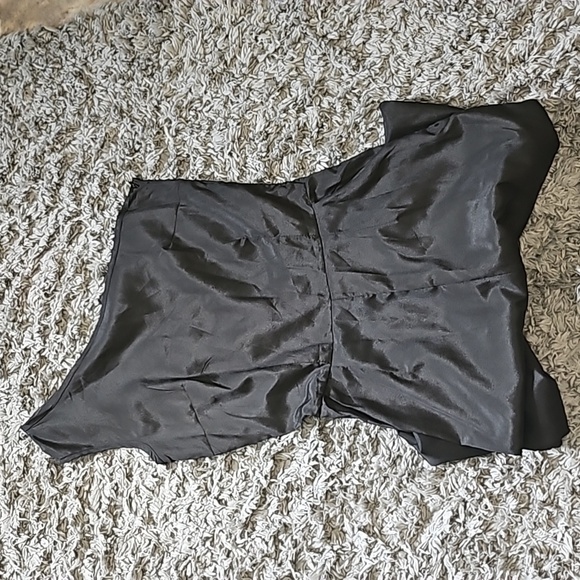 One shoulder black pant romper - Picture 2 of 2